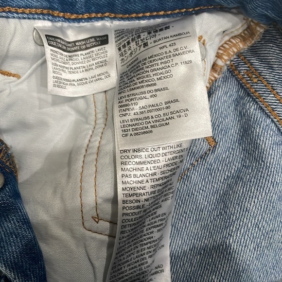 Levi’s 501 Crop Frayed - Picture 6 of 10